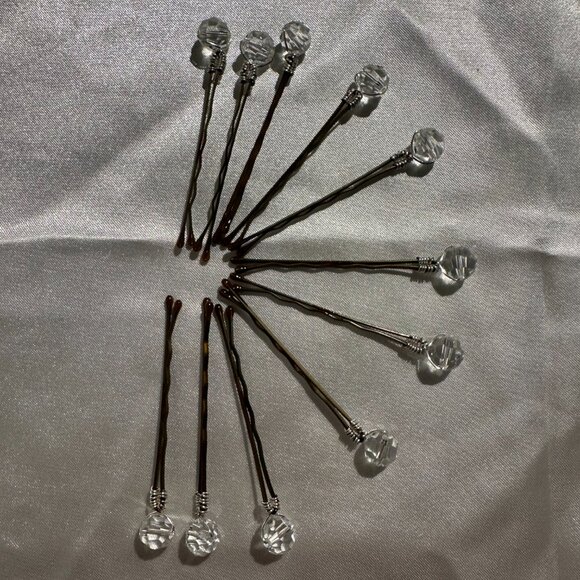 ✨ Elegant Set of 12 Swarovski Crystal Hair Pins ✨ - Picture 5 of 6